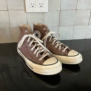 Brown Converse Hi-Tops W Sz9.5